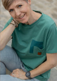 lässiges-shirt-mit-doppeltasche-brusttasche-nahen