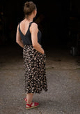 Bine Schnittmuster Damenrock – lässiger Rock mit Gummibund und Taschen aus Animalprint-Stoff, selbst genäht mit sommerlichem Top